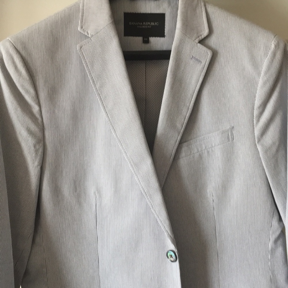 Banana Republic Tailored Fit Seersucker Blazer - Picture 5 of 8